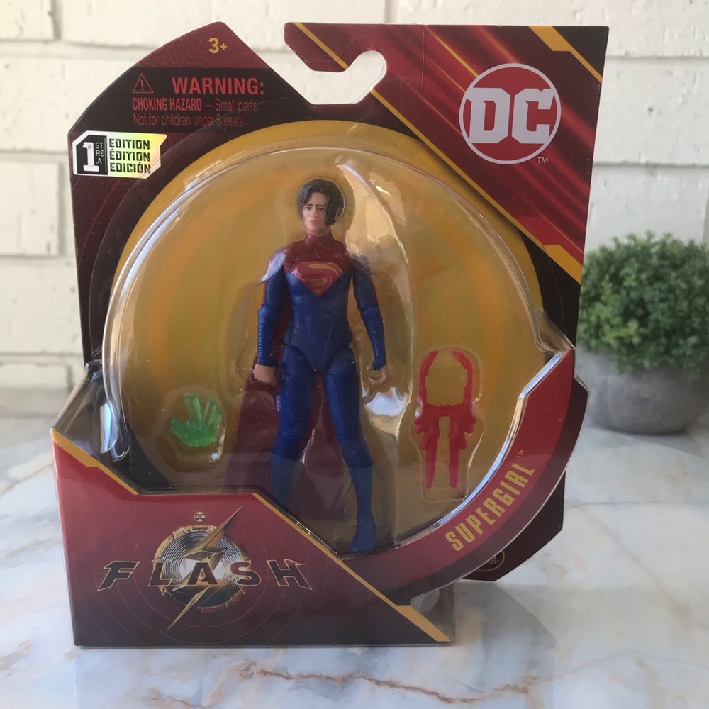 Supergirl 3.75" Action Figure The Flash Spin Master 1st Edition